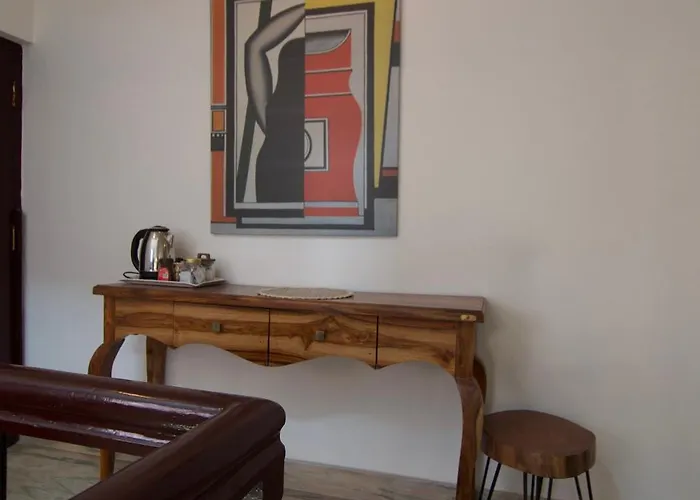 Wanderer's Double Bedrooms With Living And Kitchen - A Away From Gasthuis *