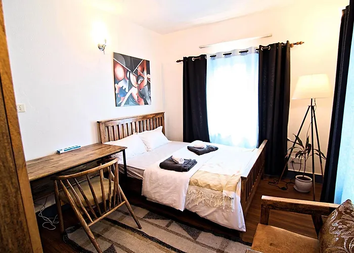Gasthuis Wanderer's Double Bedrooms With Living And Kitchen - A Away From