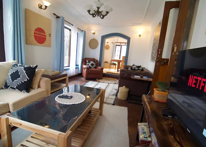 Wanderer's Double Bedrooms With Living And Kitchen - A Away From Gasthuis Kathmandu